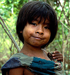 Un giovane indio della tribù Guarani-Kaiowà del Mato Grosso, Brasile